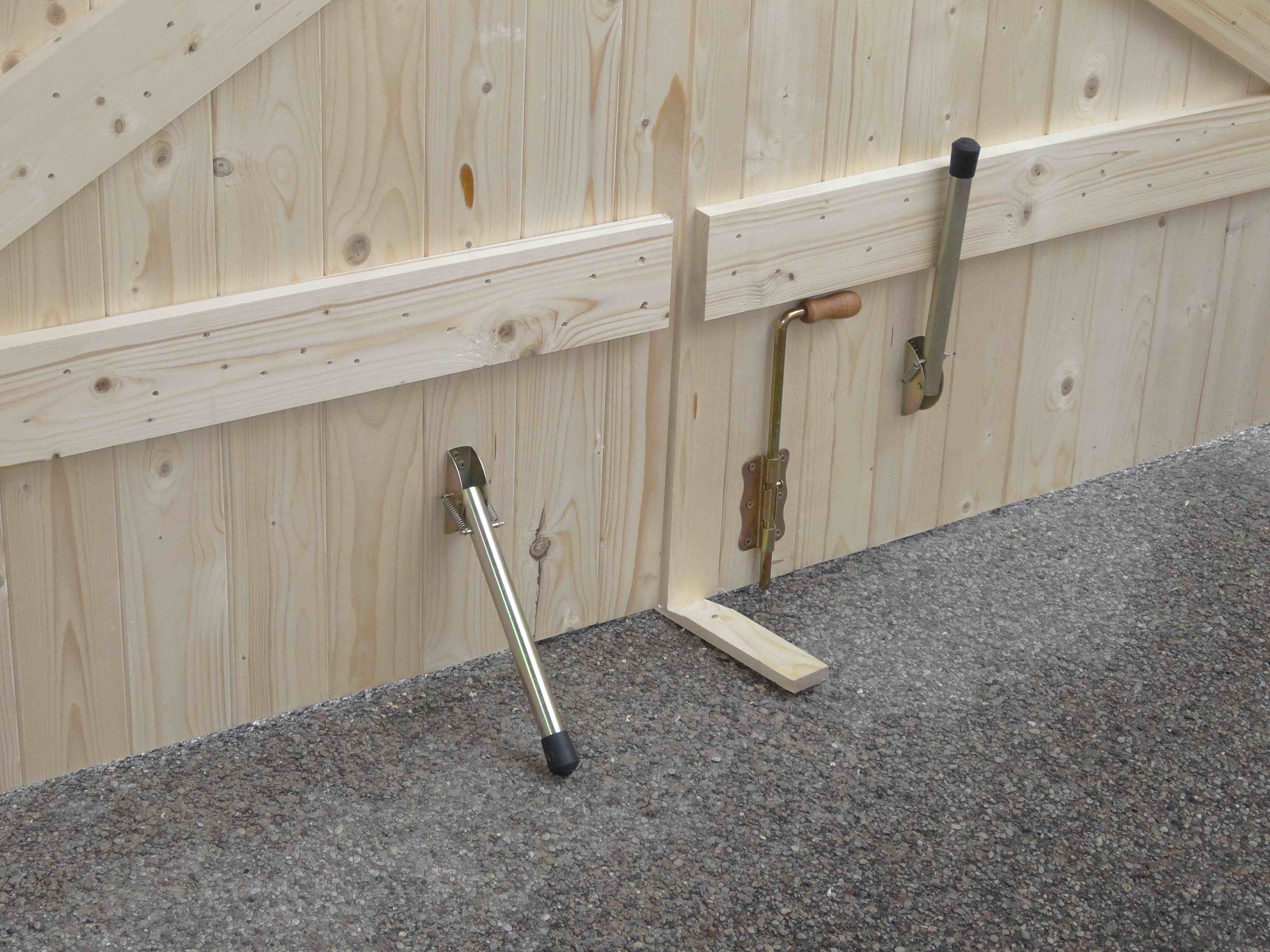 comment renforcer une porte de garage en bois